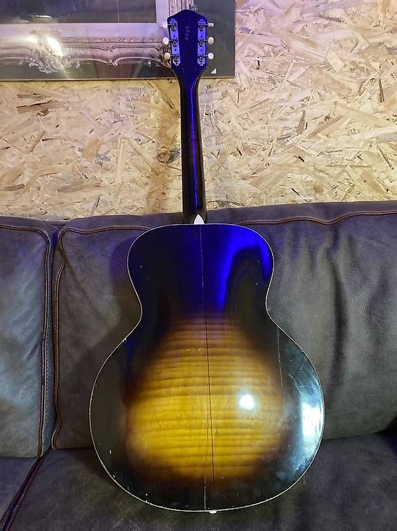 Strumenti musicali: Guitare Harmony archtop  – Usato da Albeuve venduto da joh_hs6n 2