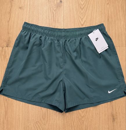 Nike Laufshorts dunkelgrün Grösse xxl neu mit Etikett