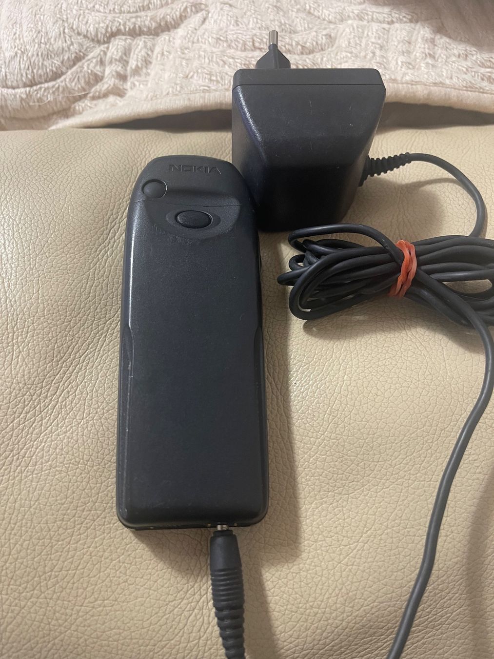 Nokia Handys / Smartphones: Nokia 6210 auto handy inkl lgerät – Gebraucht aus Regensdorf von mex5145 3