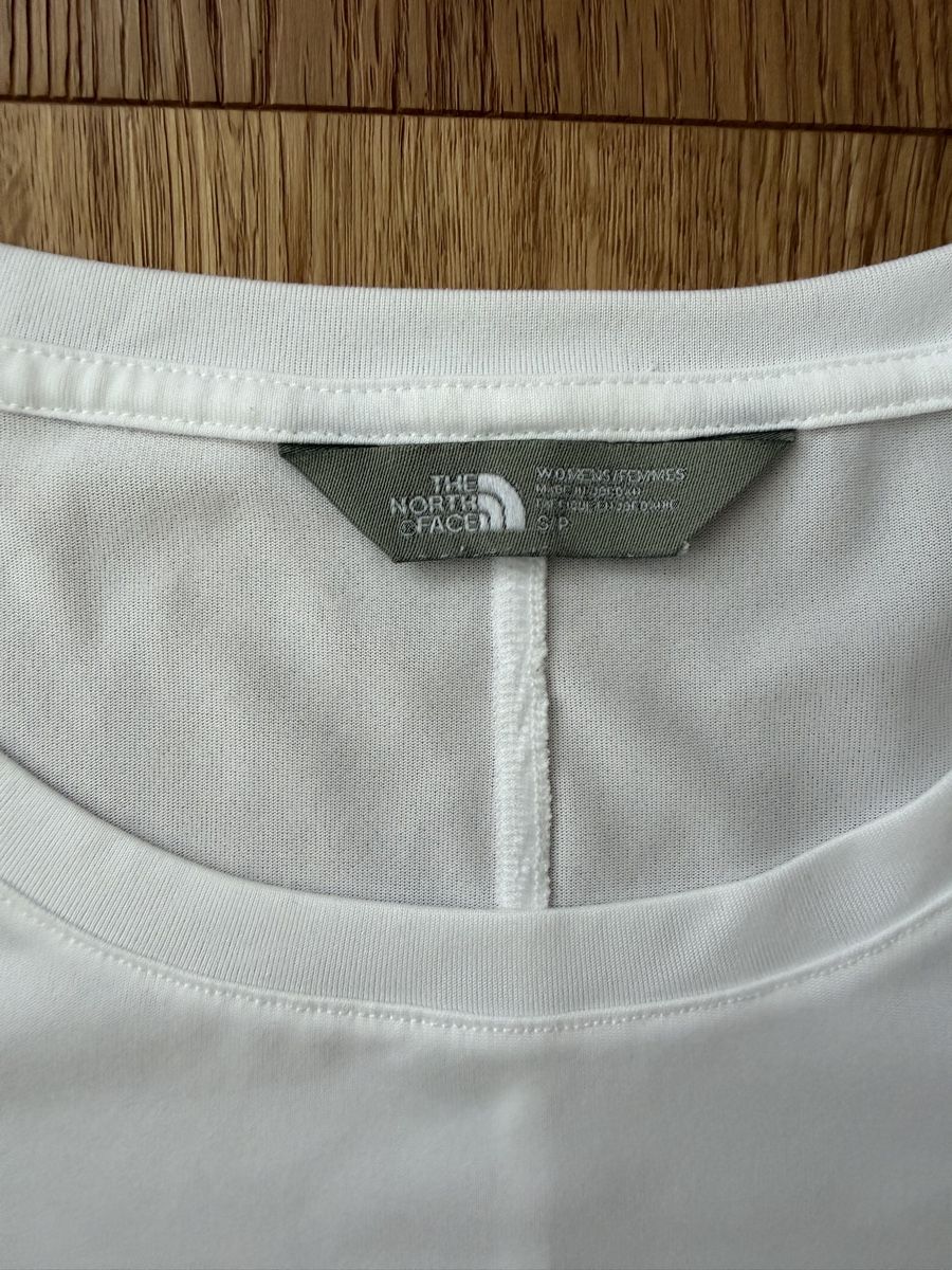 North Face T-shirt: The North Face Tshirt, Gr. S – Usato da Interlaken venduto da fbnscl 2