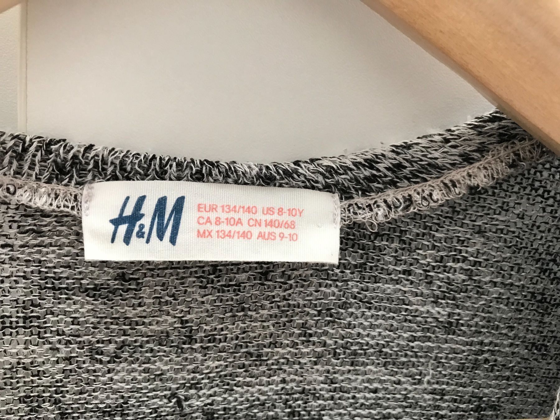 Maglioni & Felpe: Pullover/ Jäckli grau Gr.140 – Usato da Wädenswil venduto da JJ15 1