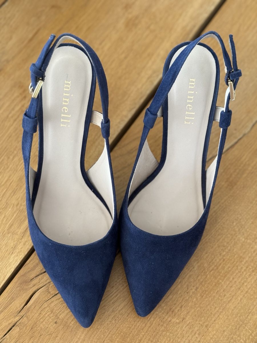Scarpe da donna: Minelli Wildleder Pumps dunkelblau Grösse 38 – Usato da Oberwil-Lieli venduto da Claudine_1988 1