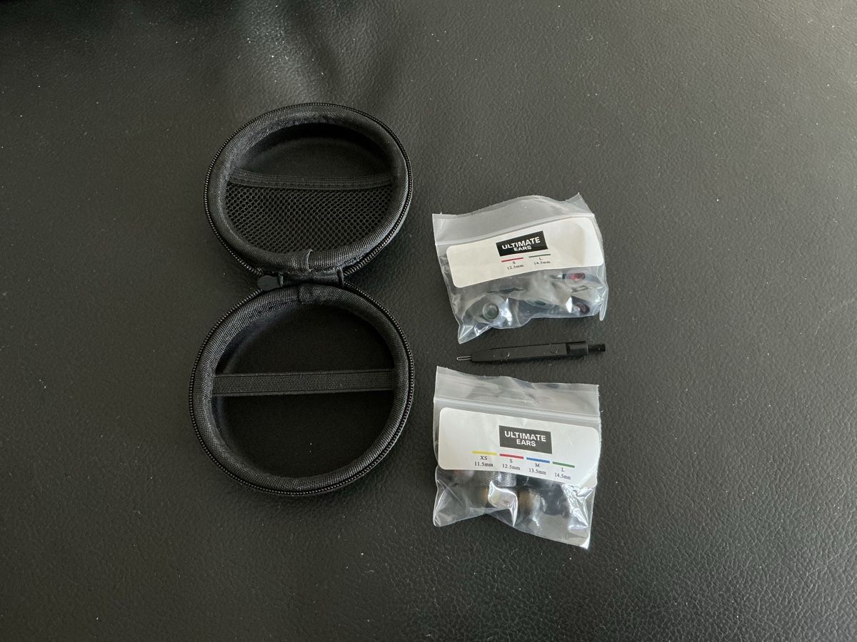 Ultimate Ears Cuffie: Ultimate Ears UE350 – Nuovo (secondo la descrizione) da Basel venduto da kahuna25 6