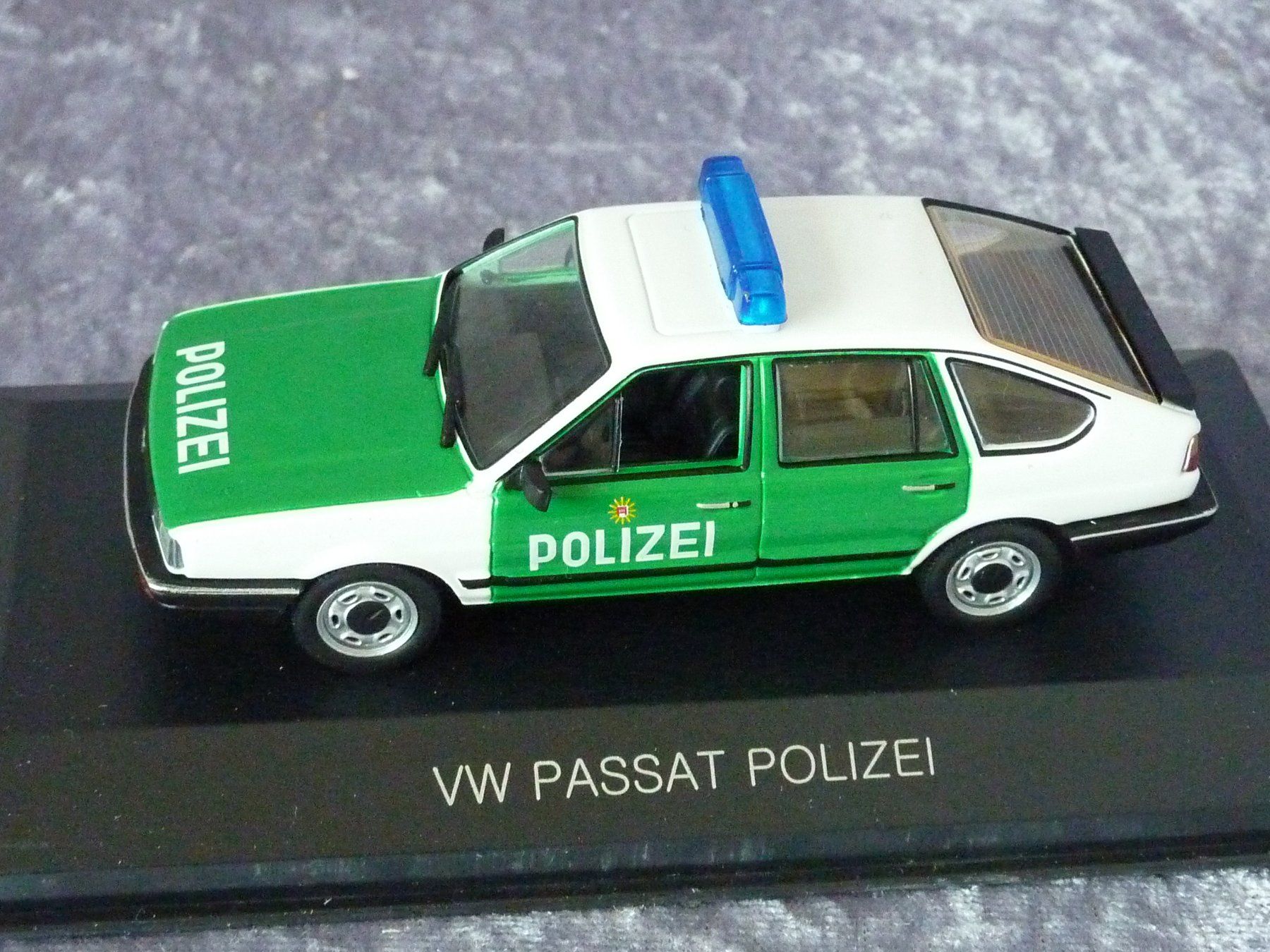 Volkswagen Modellini d'auto: VW Passat B2 Polizei 1:43 – Nuovo (secondo la descrizione) da Dürrenäsch venduto da modellautos4you 3
