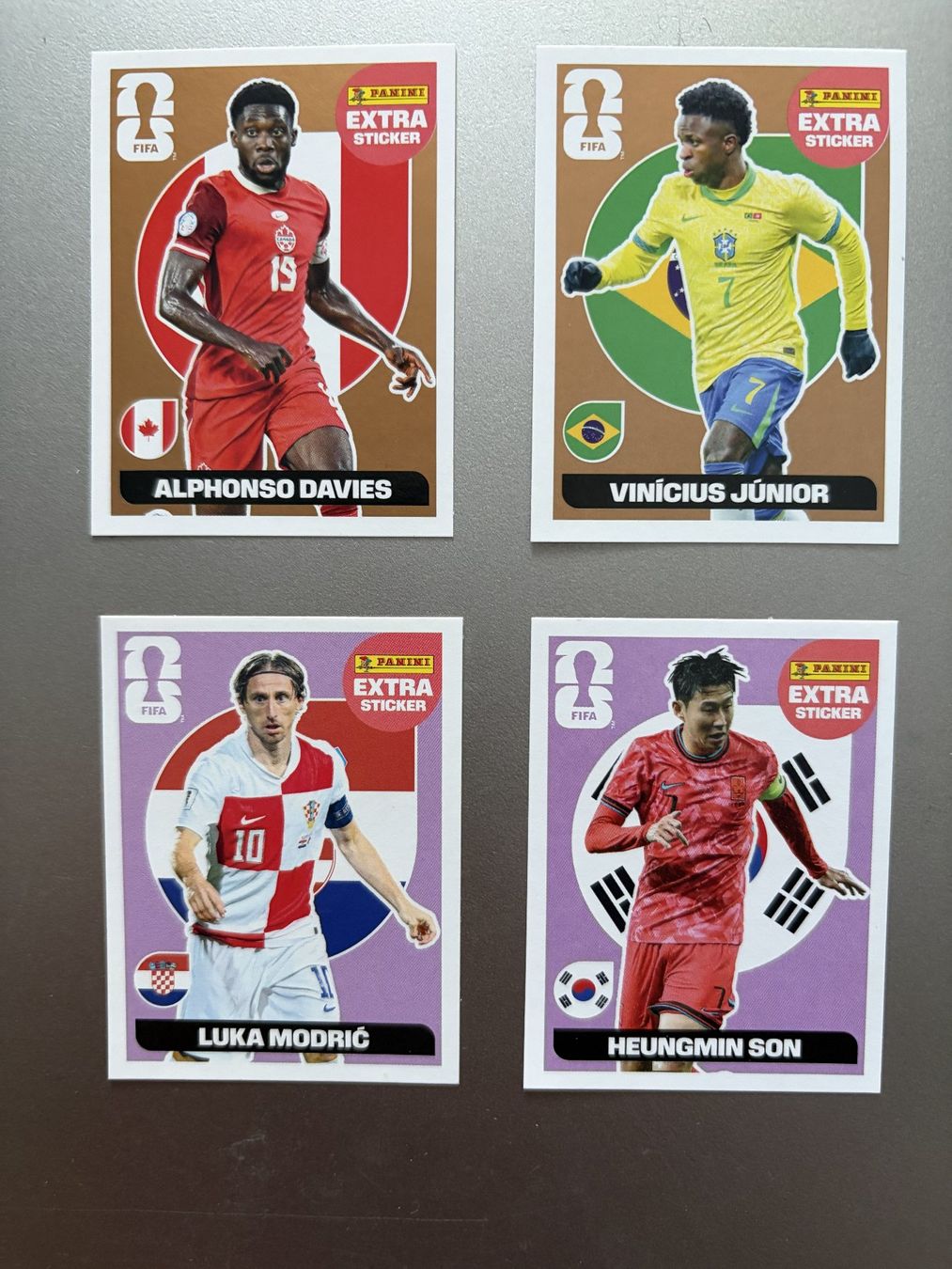 Panini Carte collezionabili: Panini Extras - 4er Set - Bronze und violett – Nuovo (secondo la descrizione) da Winterthur venduto da jsoll1