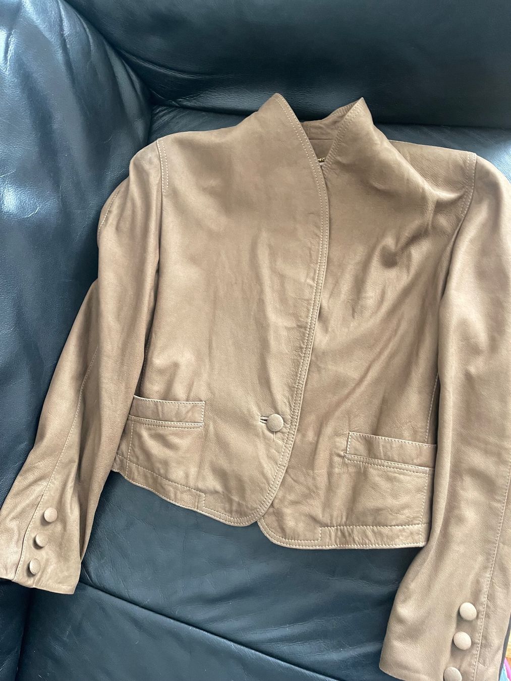 Jacken: Jobis Lederjacke – Neu (gemäss Beschreibung) aus Hinterkappelen von lid_9h7j