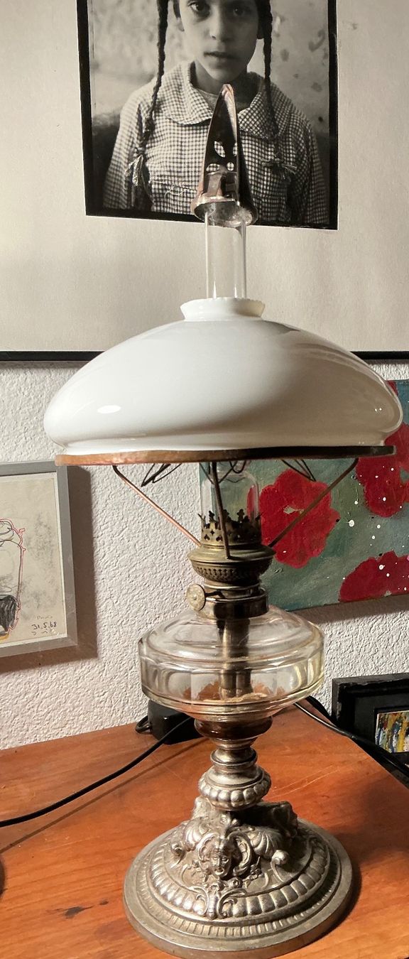 Lampade: Sehr schöne alte Petrollampe (ca.1920) . – Usato da Basel venduto da wid_58gv 1