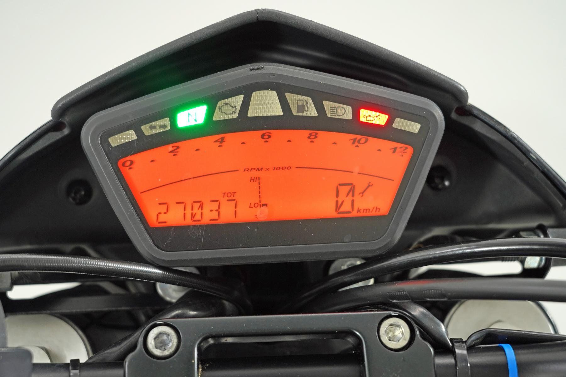 Ducati Strasse: Ducati Hypermotard 796 – Gebraucht aus Winterthur von MCW 8