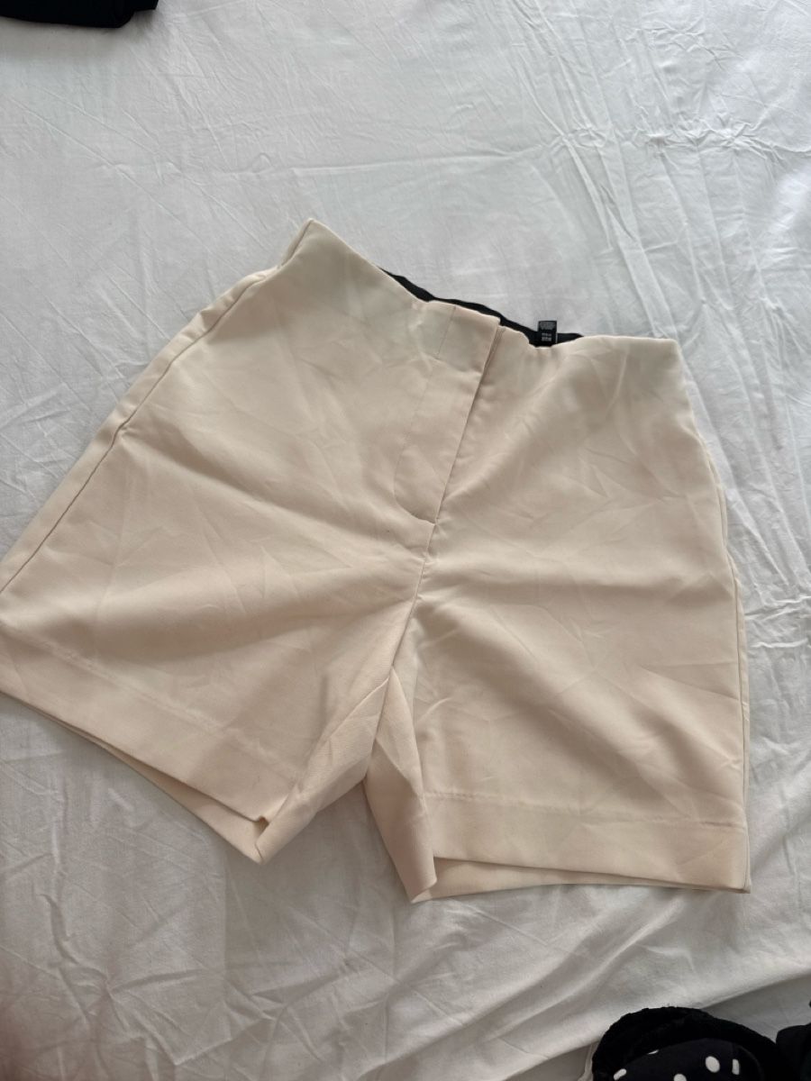 Pantalons: Shorts – D'occasion à Nebikon par Preloved_bykelly