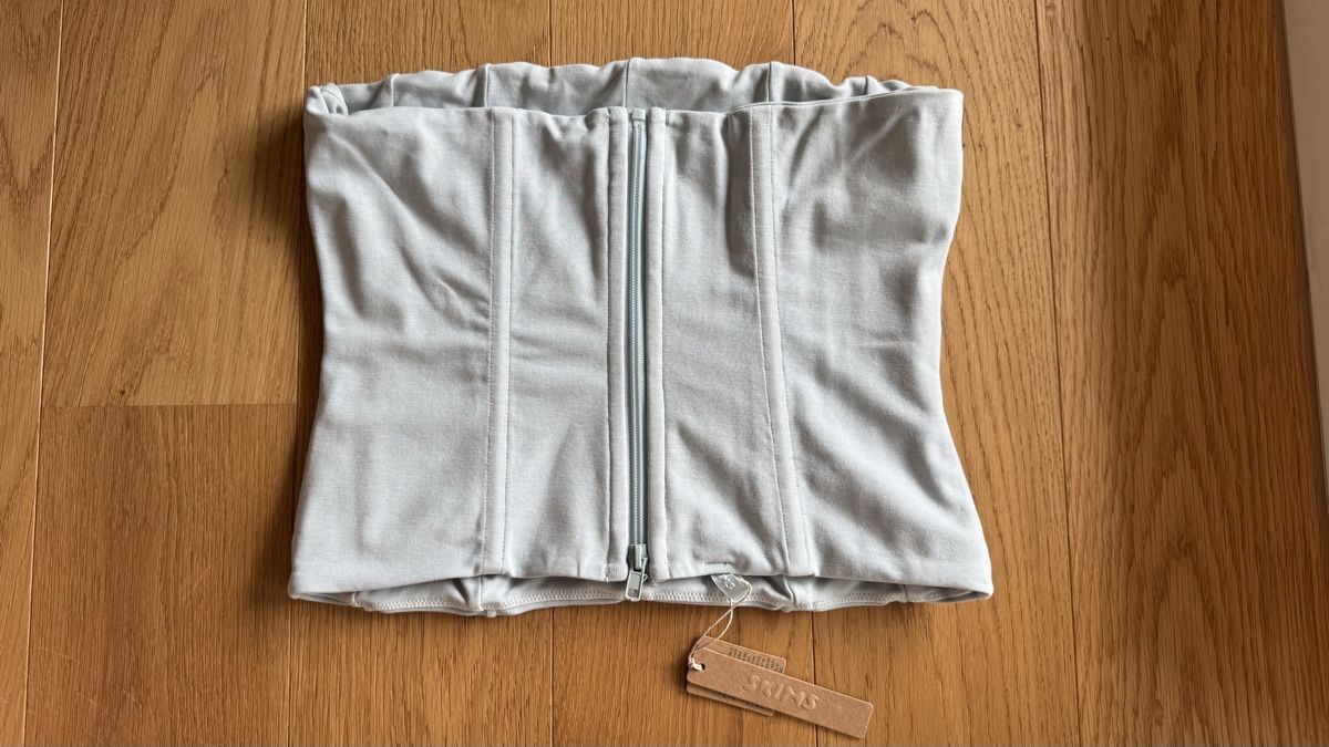 Skims Top: SKIMS Outdoor Corset Opal Gr L – Nuovo (secondo la descrizione) da Zug venduto da pla_2ckh 3