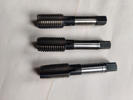 Jeu de 3 tarauds M30 à gauche