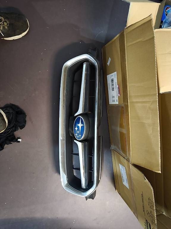 Tutti pezzi di ricambio auto: Subaru Legacy Frontgrill BJ 2005 – Usato da Zihlschlacht venduto da rad_vvm9
