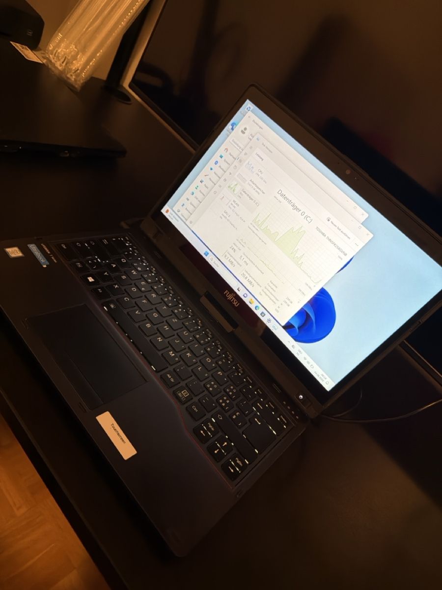 Fujitsu Notebook: Fujitsu Core i7 Laptop – Usato da Dällikon venduto da YOTECH