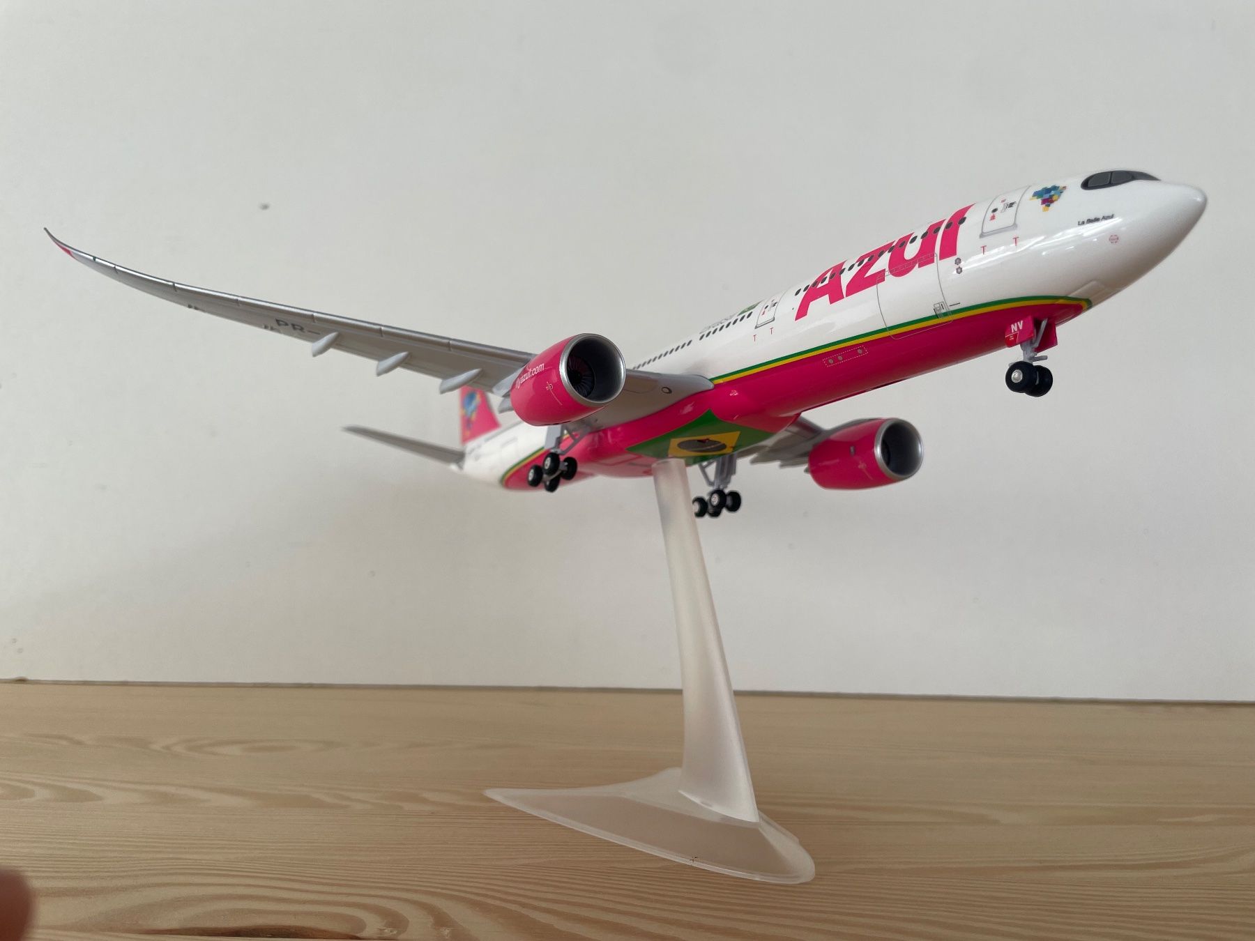 Herpa Kit di modellismo & Modellini statici: A330Neo Azul Herpa 1:200 – Nuovo (secondo la descrizione) da Hinwil venduto da Yamracer 3
