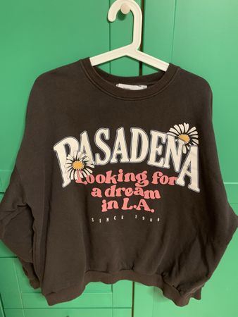 BERSHKA Sweatshirt dunkelbraun mit Blumenprint Gr. M 🌼