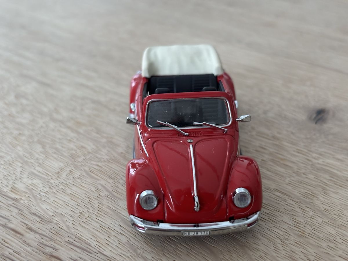 Volkswagen Modellini d'auto: 1 VW**Käfer**Cabriolet**1:43** – Usato da Volketswil venduto da Car6 2