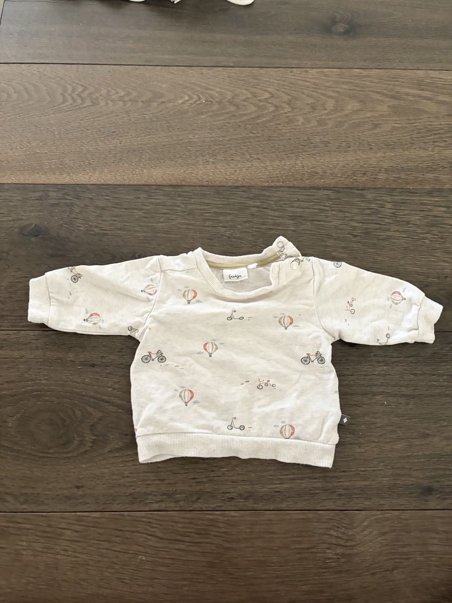 Maglioni & Felpe: Feetje Pullover Grösse 62 mit Ballon Print hellgrau – Usato da Küsnacht ZH venduto da Slussi 3