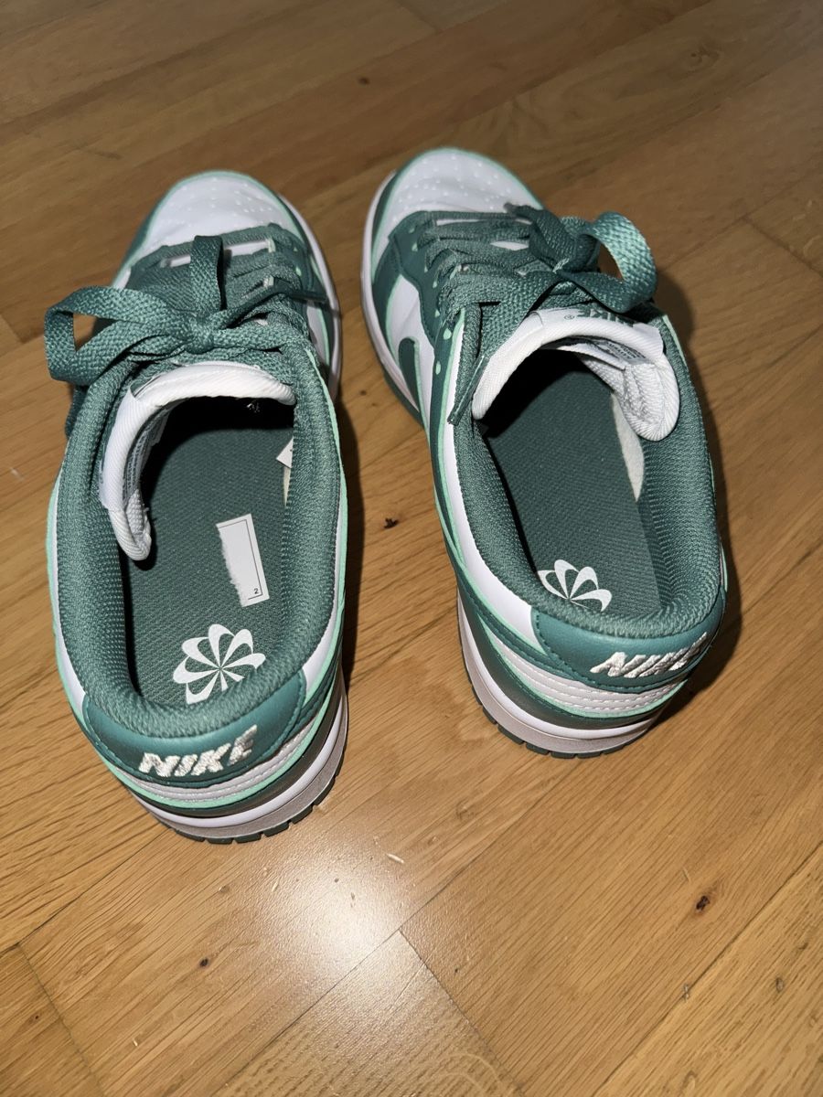 Nike Scarpe da donna: Nike Dunk Low Evergreen, Grösse 39 – Nuovo (secondo la descrizione) da Münchwilen AG venduto da mrs_sasi 1