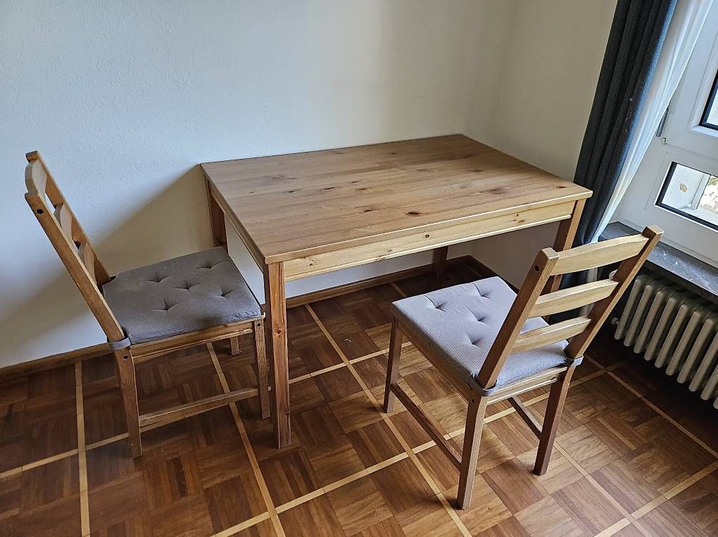 Tavoli: Tisch mit zwei Stühlen von Ikea – Usato da Basel venduto da and_gzk2