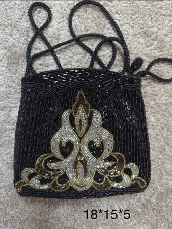 Sac bandoulière vintage en perles noires