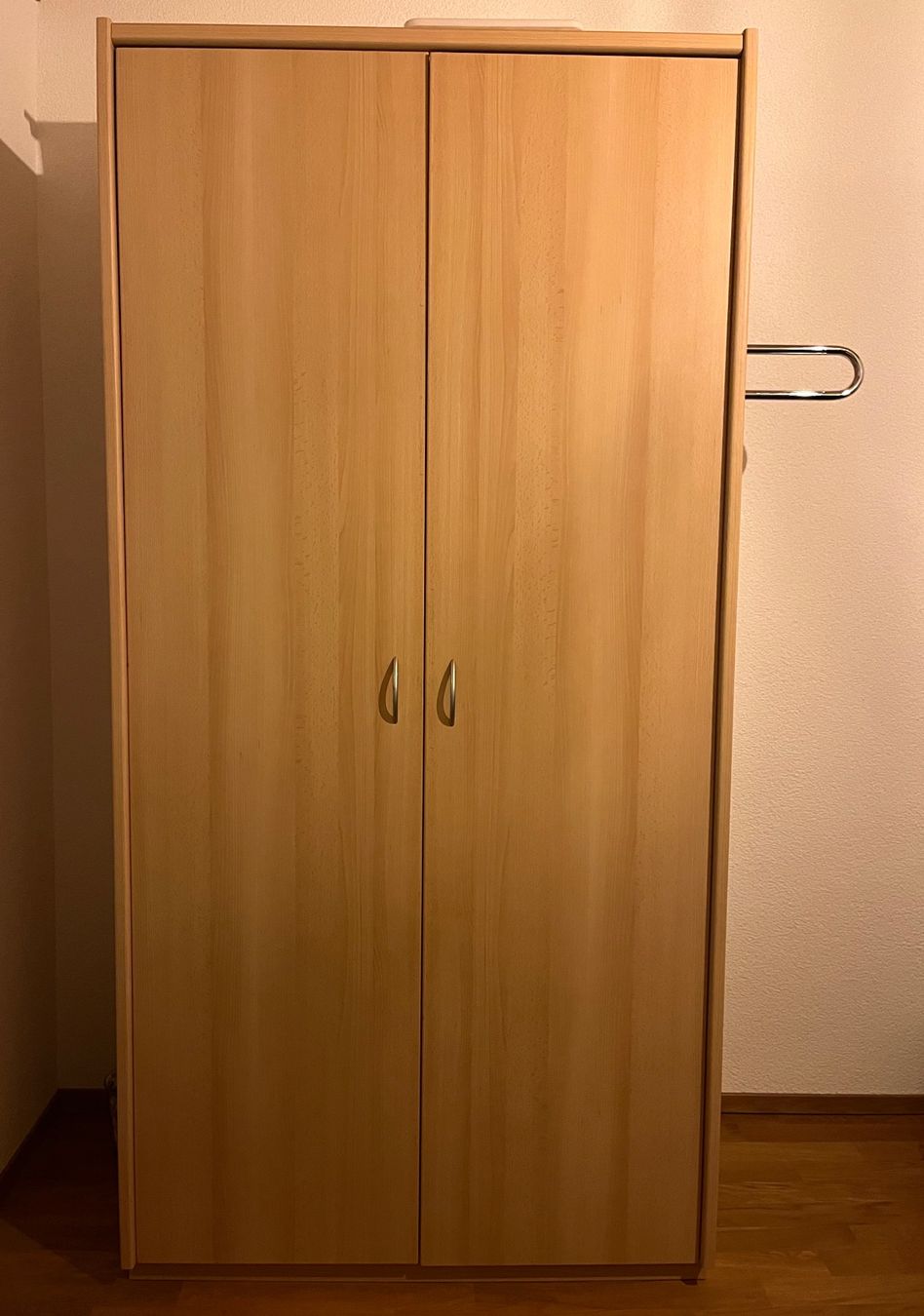 Pfister Armadi: Kleiderschrank Eiche Pfister – Usato da Gurmels venduto da sar_znc6