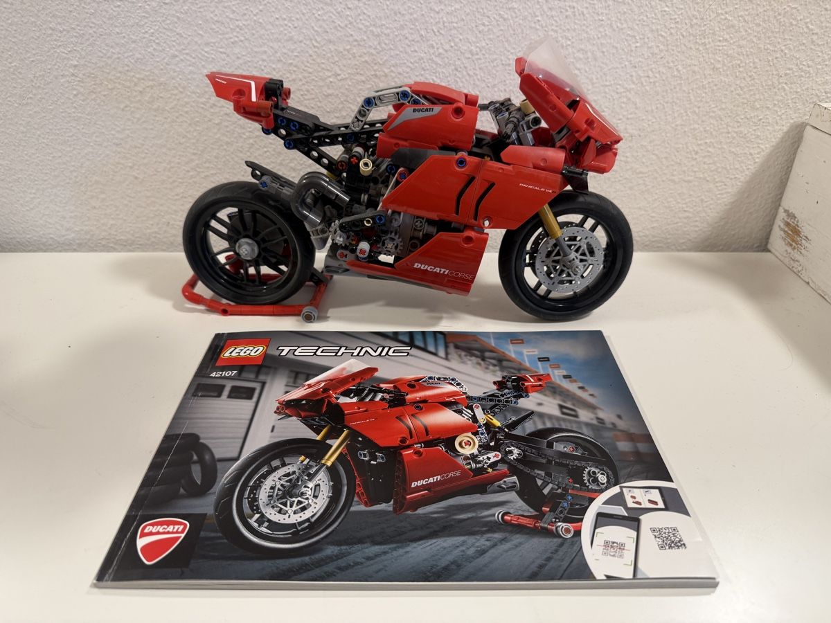 Technics Baukästen: Lego Technic Ducati Panigale V4 R 42107 Set – Gebraucht aus Eschlikon TG von Montykokino
