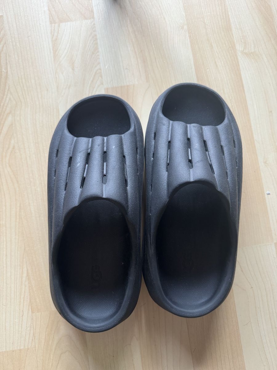 Ugg Scarpe da donna: Ugg Badeschlappen Gr. W7/ca 37.5 - 38 – Usato da Zermatt venduto da Oli4.c