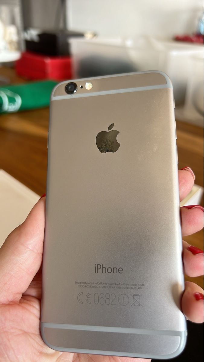 Apple Telefoni cellulari / Smartphones: iPhone 6S -Silber - Top Zustand – Usato da Jona venduto da Lili.lou 1