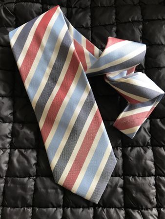 Cravate BALENCIAGA Paris,  100% soie, à rayures vintage chic