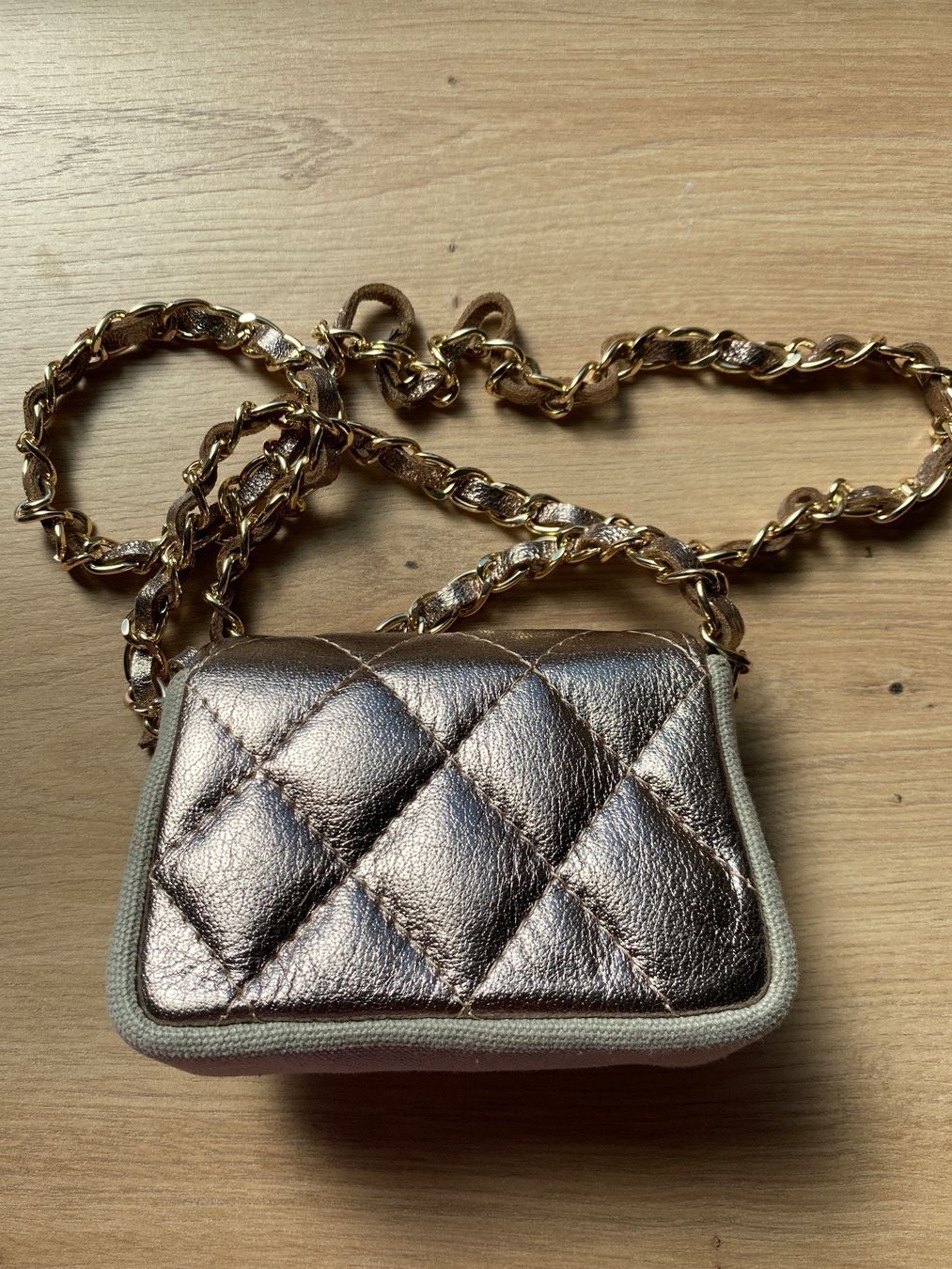 Borse da donna: kleine Tasche INNUE – Usato da balsthal venduto da davidbalsthal23 2