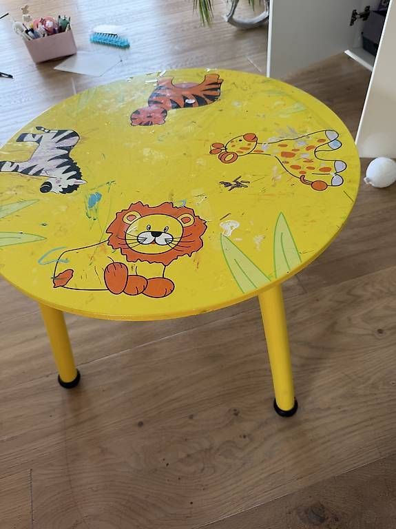 Tische: Kindertisch – Gebraucht aus Schindellegi von Cschuetz