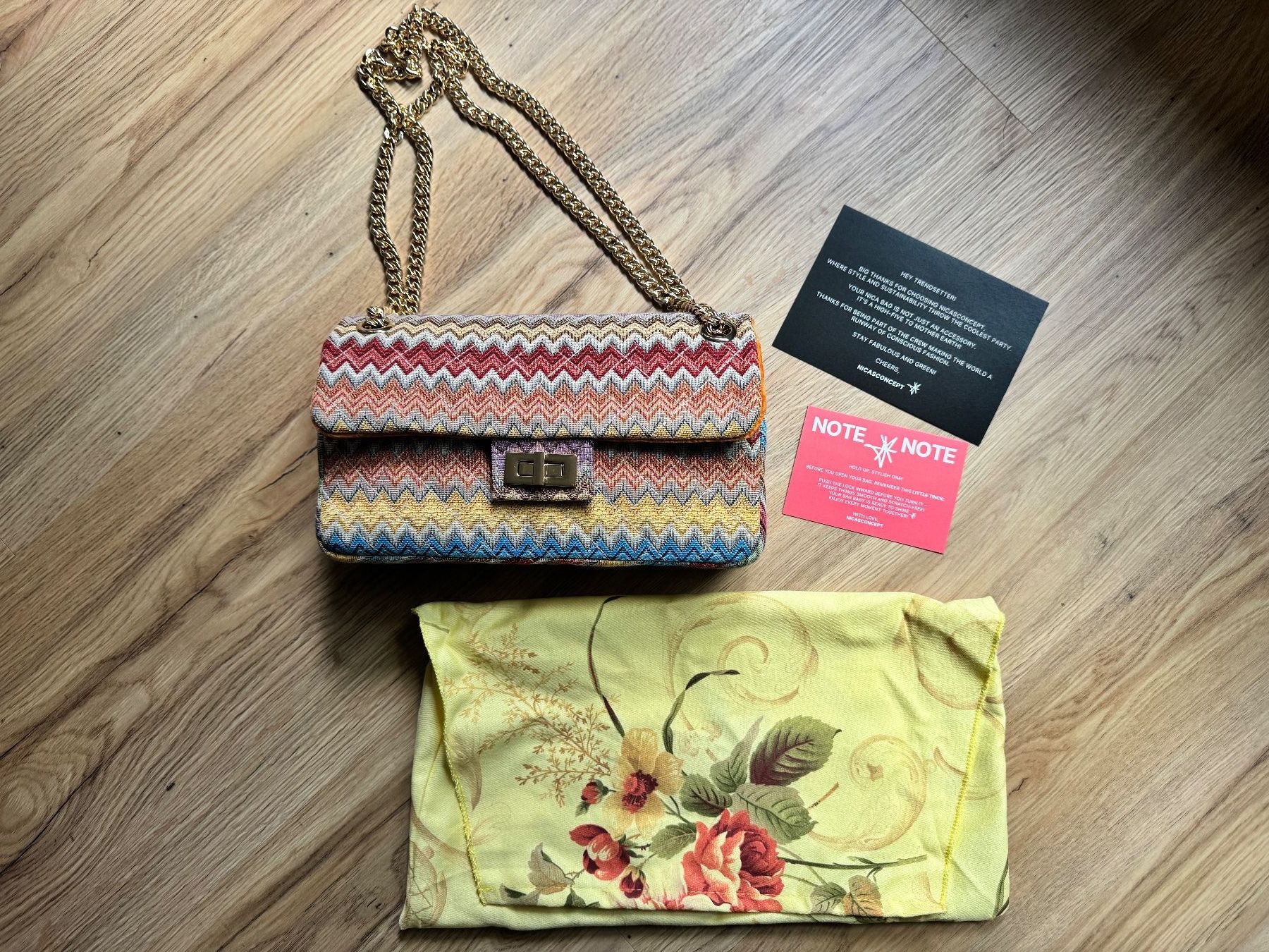 Borse da donna: NEUE Zigzag Tasche Nicas Concept – Nuovo e nell'imballaggio originale da Bern venduto da chr_9t8g