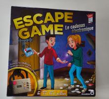 Great Family Fun - Escape Game Board Game - Fun for all ages