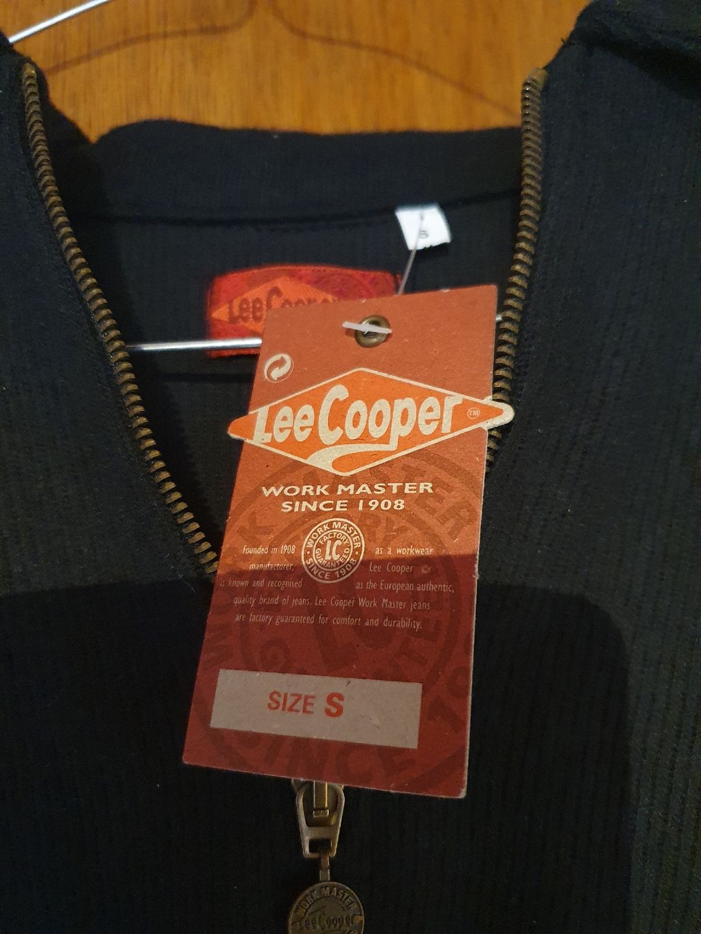 Lee Maglioni & Felpe: Pull Lee Cooper noir taille S – Nuovo e nell'imballaggio originale da Botyre (Ayent) venduto da Viperine 1