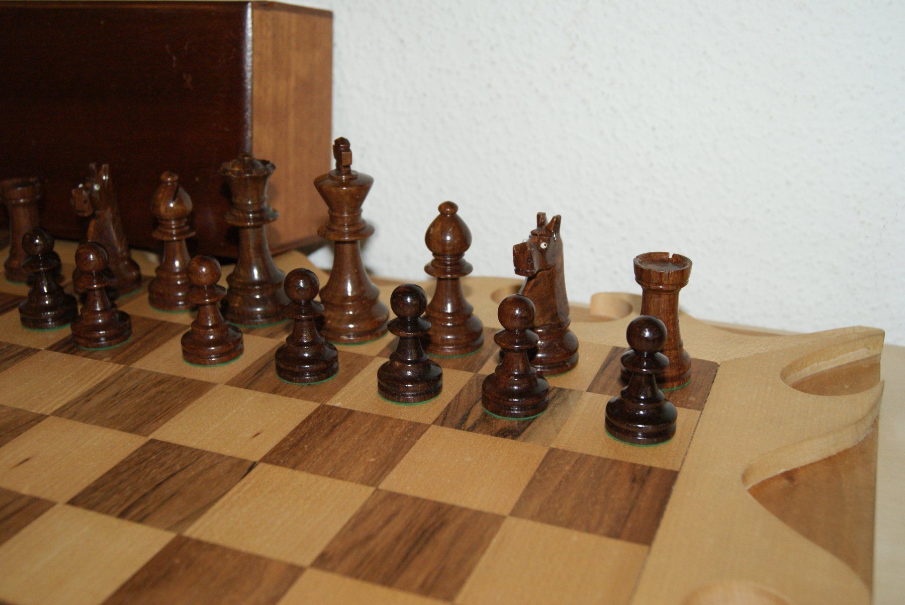 Giochi: Schach mit Figuren aus Holz, Schachbrett – Usato da Zürich venduto da Widi1 2