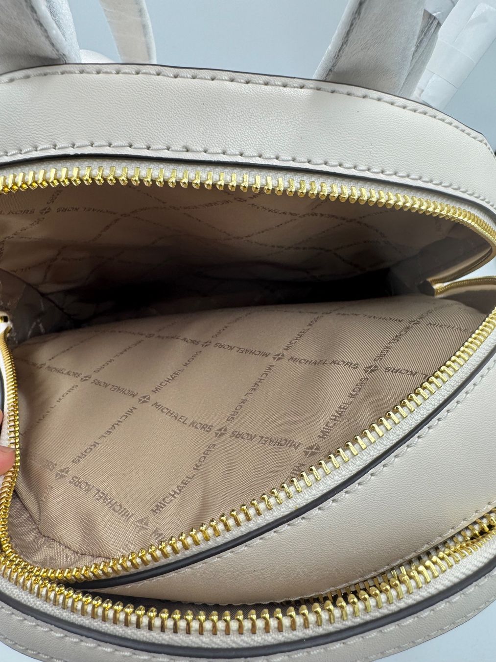 Michael Kors Zaini: Michael Kors Rucksack light cream – Nuovo e nell'imballaggio originale da Wiedlisbach venduto da Sistershop 6
