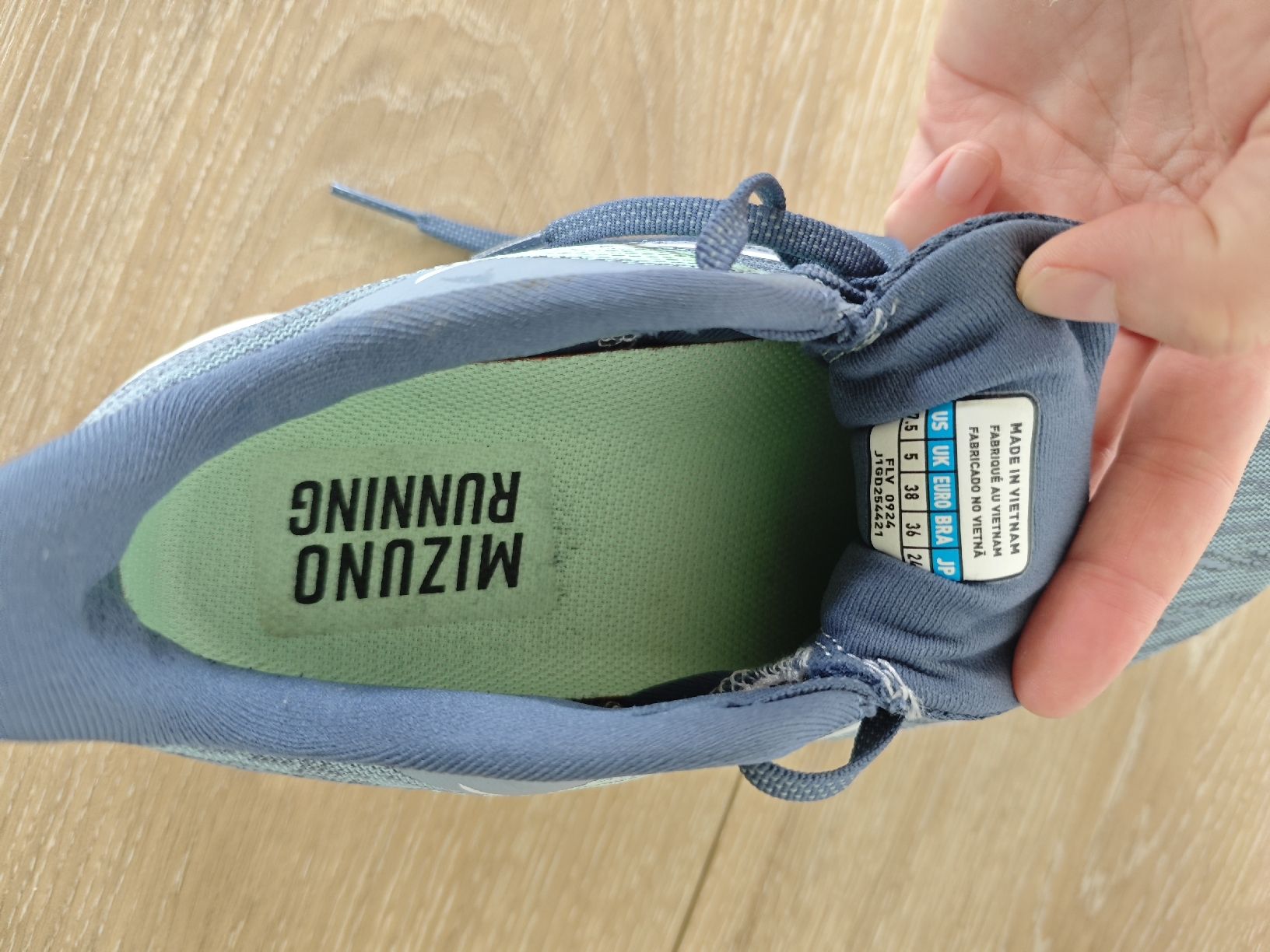 Mizuno Chaussures femmes: Mizuno Wave Inspire Laufschuhe neu – Neuf (Voir description) à Bleienbach par Andrea_ae 3