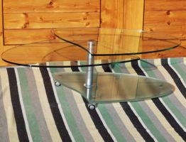 Ausschwenkbarer Salontisch, Couchtisch aus Glas