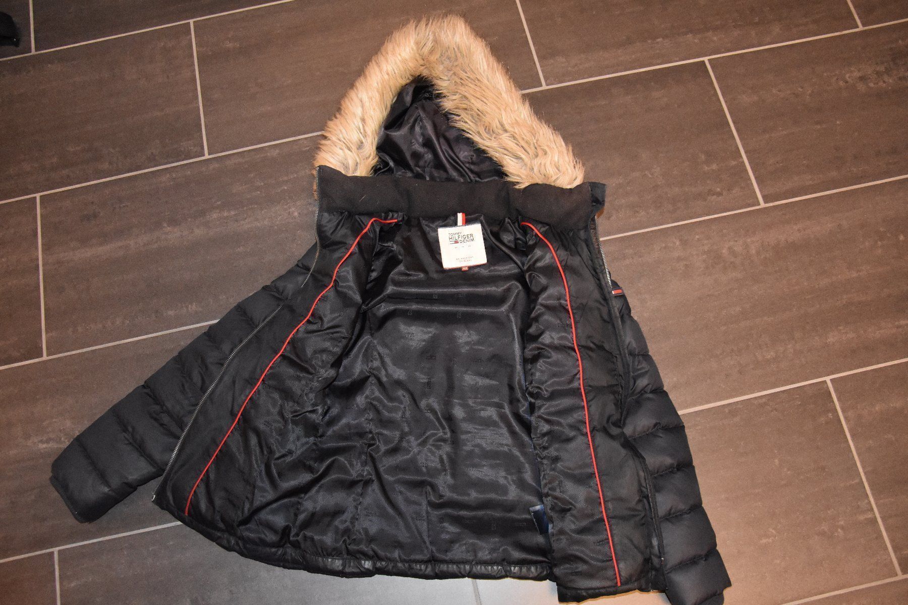 Tommy Hilfiger Vestes: Winterjacke,  Tommy Hilfiger – D'occasion à Sins par dsto 2