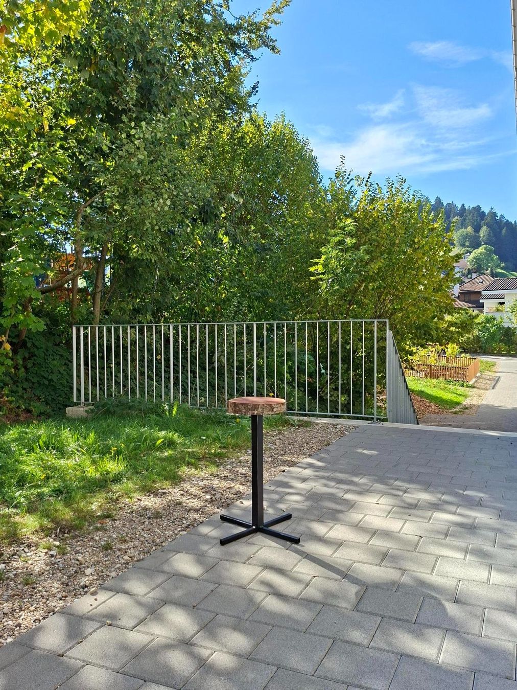 Sgabelli: Moderner Hocker – Handmade – Usato da Hergiswil LU venduto da Gas7 2