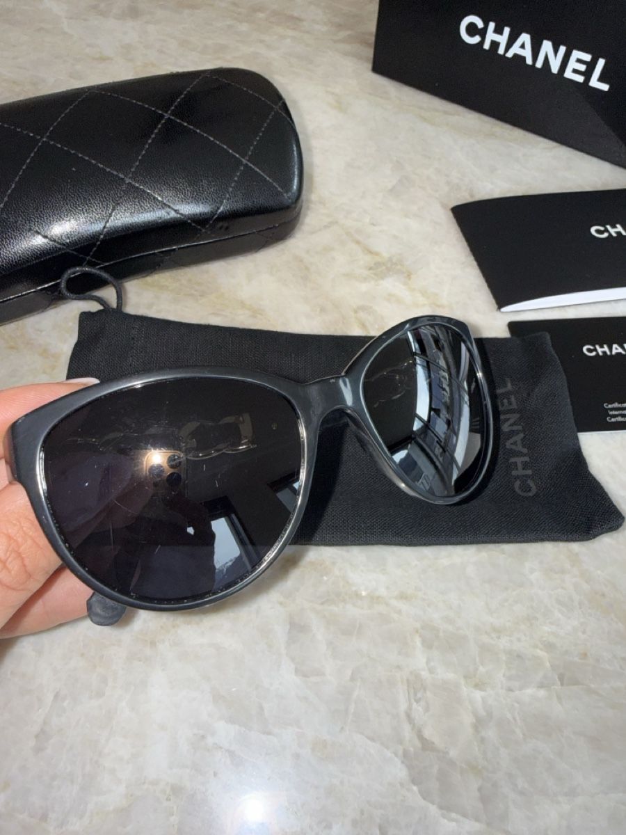 Chanel Occhiali & Lenti: Lunettes de soleil Chanel authentiques - Élégantes! – Usato da Martigny venduto da Luxivore83