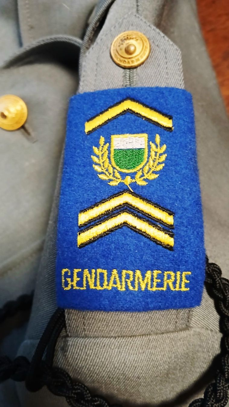 Uniformi: Veste de Gendarmerie Vaudoise – Usato da Romainmôtier venduto da PanPan 5