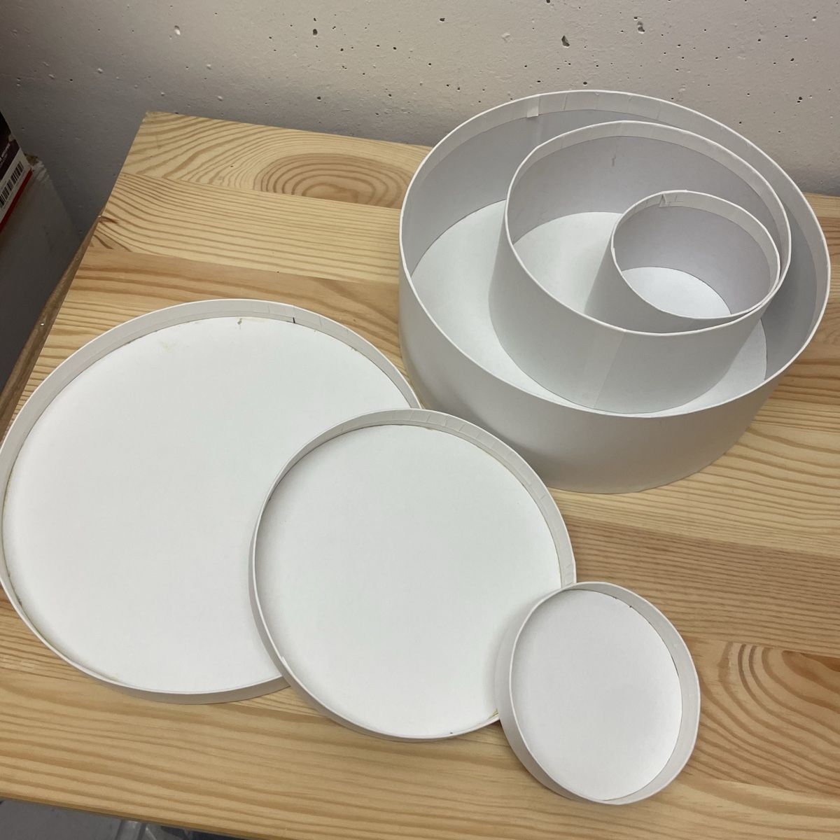 Altro in Decorazioni & Accessori: 3er Set runde weisse Schachteln neu – Nuovo (secondo la descrizione) da Utzenstorf venduto da beatrice.ch 1