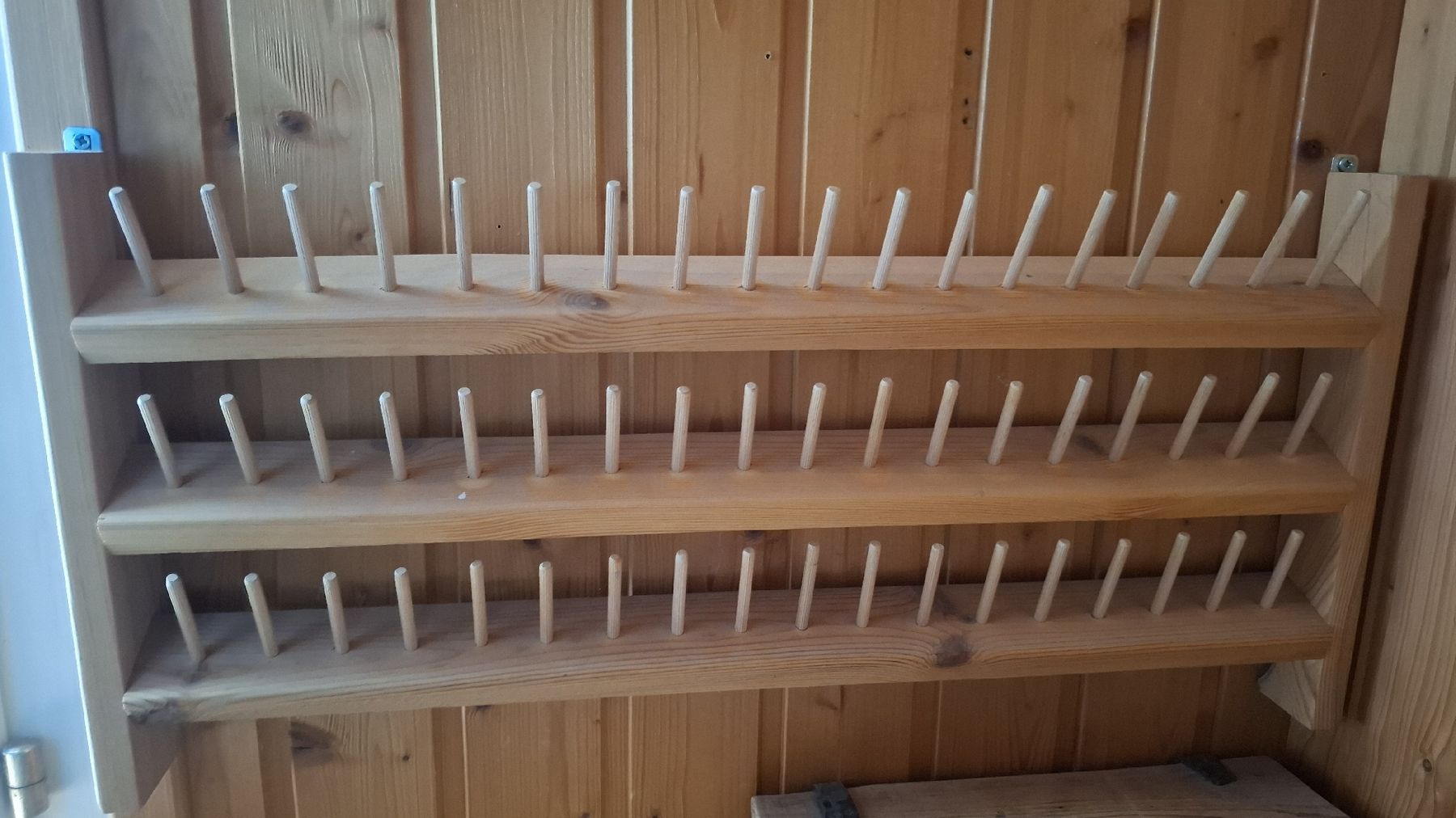 Scaffali: Holz Garn Regal – Usato da Ebnat-Kappel venduto da Aibur 1