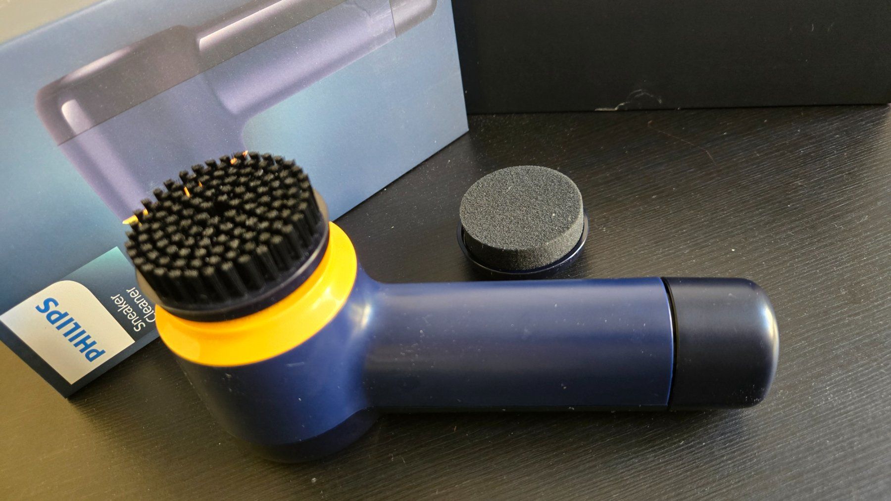 Autres vêtements & accessoires: Philips Schuhbürste Sneaker Cleaner – Neuf (Voir description) à Bern par jel_cc8z 2