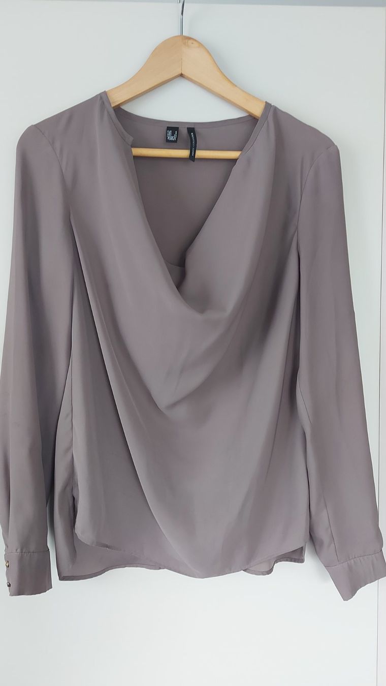 Mango Blusen: Elegante Bluse Mango mit Wasserfallkragen Gr. S  grau-braun – Gebraucht aus Pfäffikon ZH von siae