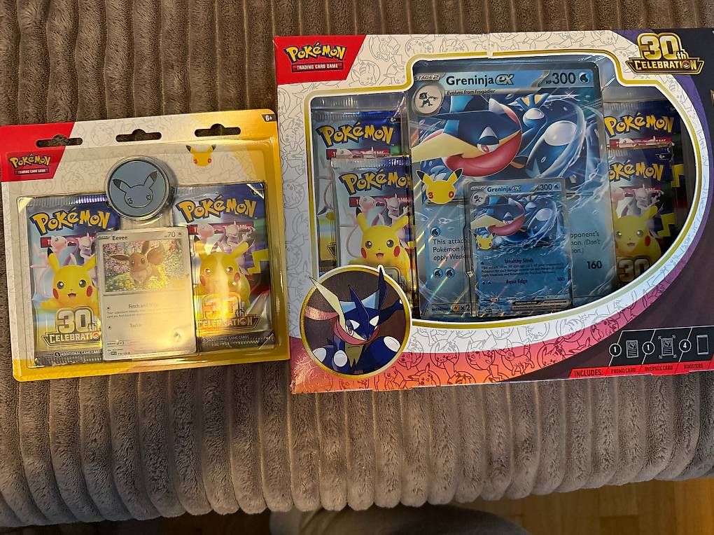 Pokémon 30 Jahre Greninja ex Box & Evoli Blister Englisch (Gebraucht ...