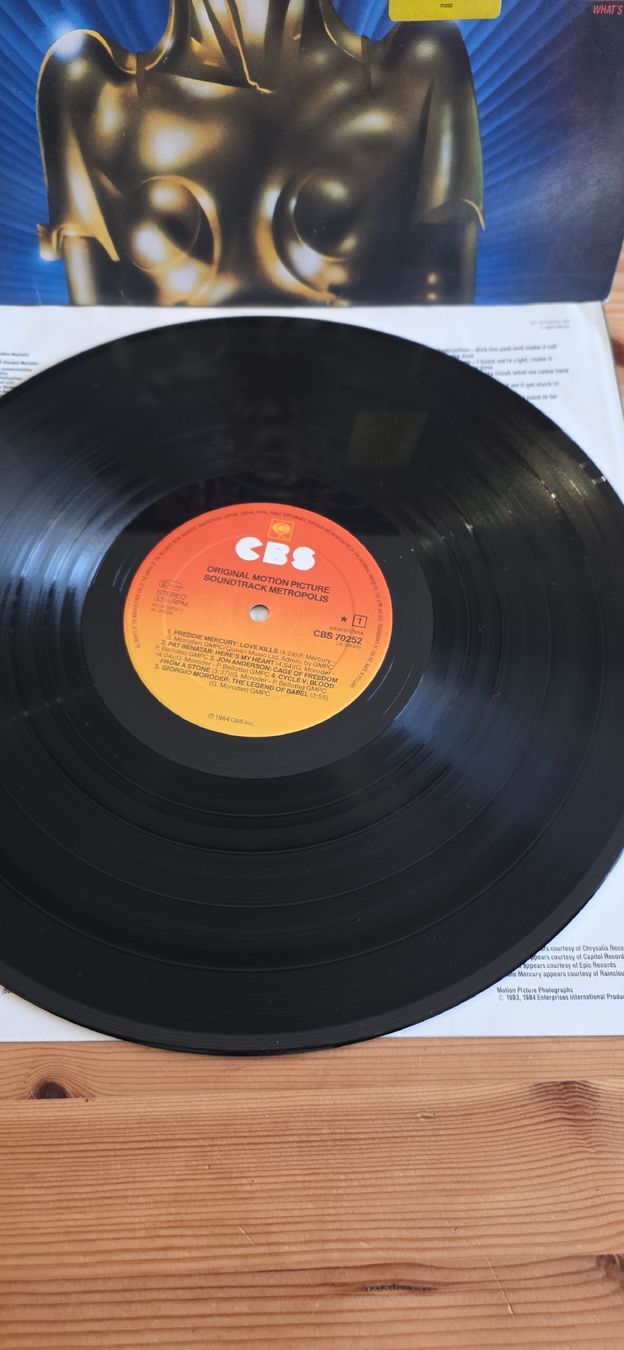 Dischi in vinile: Metropolis BO Giorgio Moroder - Freddie Mercury 1984 Vg,Vg – Usato da Yvonand venduto da RF-VINYL 1