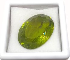 1x Péridot 10.47 ct - 15x12 mm - CERTIFICAT 429.- Fr