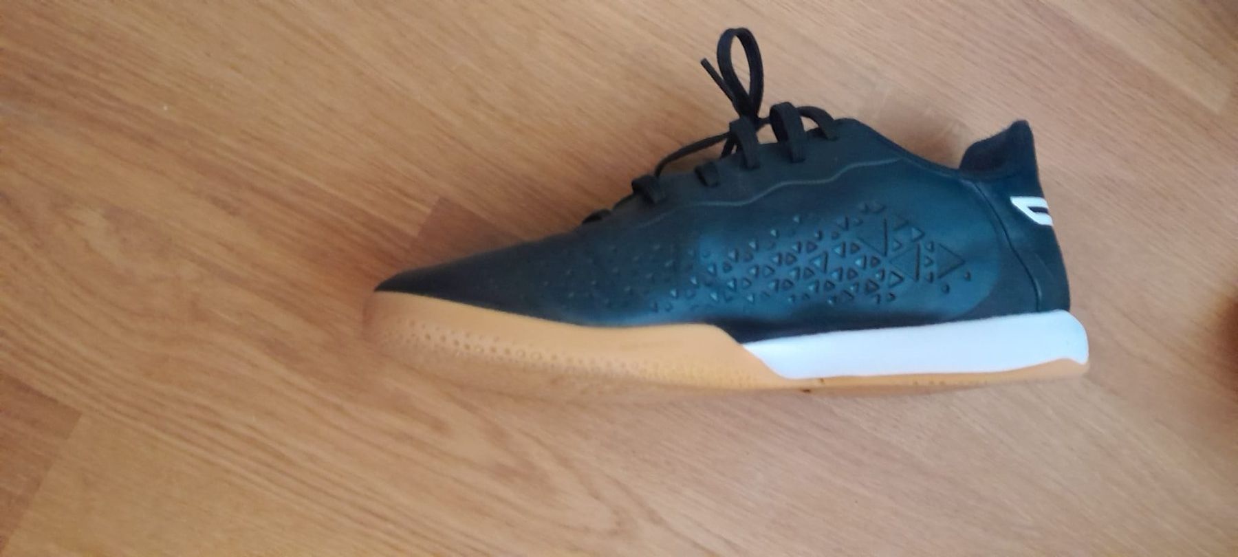 Scarpe per ragazzi: Hallenschuhe King – Usato da Küssnacht am Rigi venduto da Froh-Herz 1